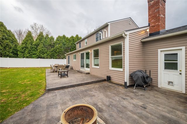 42 Bromley Road, Pittsford, NY 14534