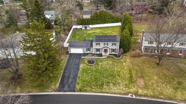 42 Bromley Road, Pittsford, NY 14534