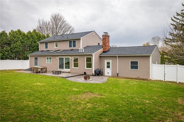 42 Bromley Road, Pittsford, NY 14534