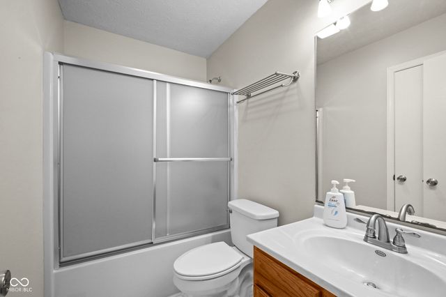 2024 Galaxy Drive, Franklin, IN 46131
