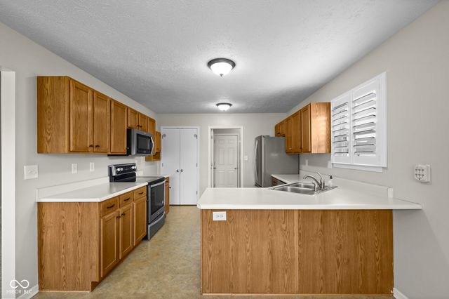 2024 Galaxy Drive, Franklin, IN 46131