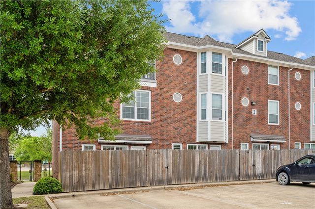 305 Holleman Drive E 205, College Station, TX 77840