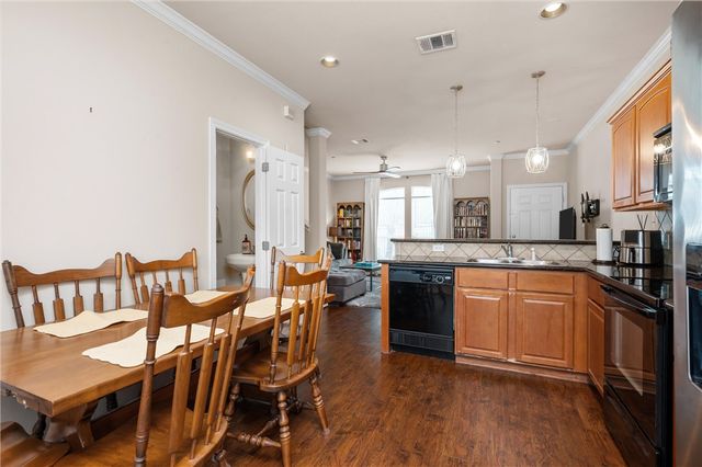 305 Holleman Drive E 205, College Station, TX 77840