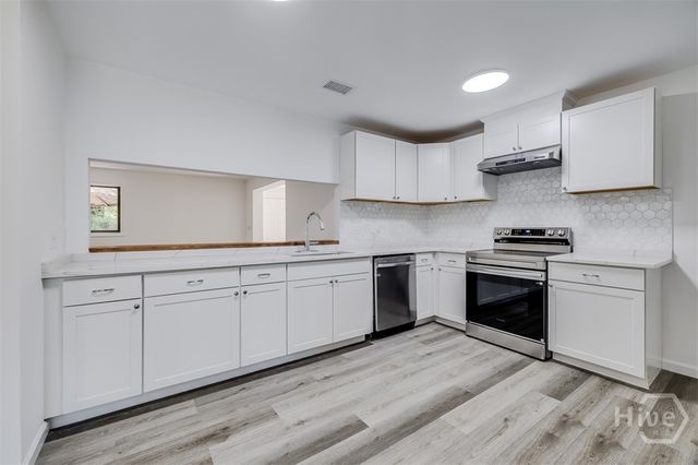8508 Clarke Avenue, Savannah, GA 31406
