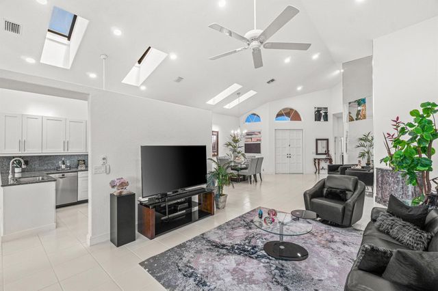 6210 Evian Place, Boynton Beach, FL 33437
