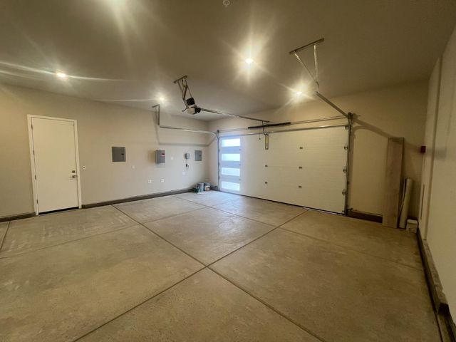 9049 Elliott Springs Dr, Elk Grove, CA 95624