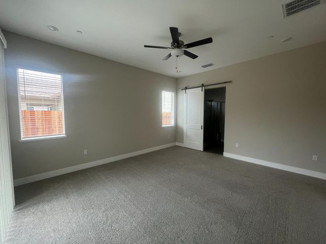 9049 Elliott Springs Dr, Elk Grove, CA 95624