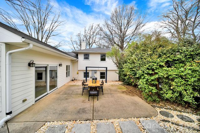 5001 White Oak Road, Charlotte, NC 28210