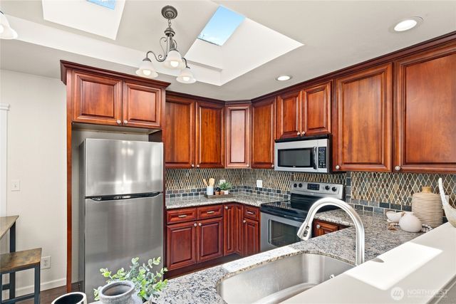 3922 214th Street SW, Mountlake Terrace, WA 98043