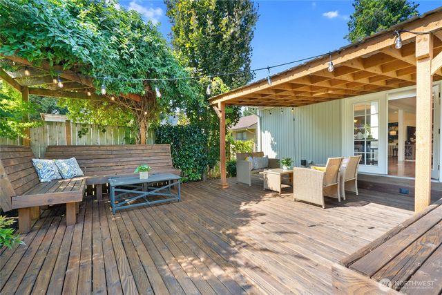 3922 214th Street SW, Mountlake Terrace, WA 98043