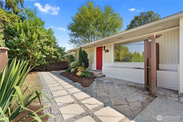 3922 214th Street SW, Mountlake Terrace, WA 98043