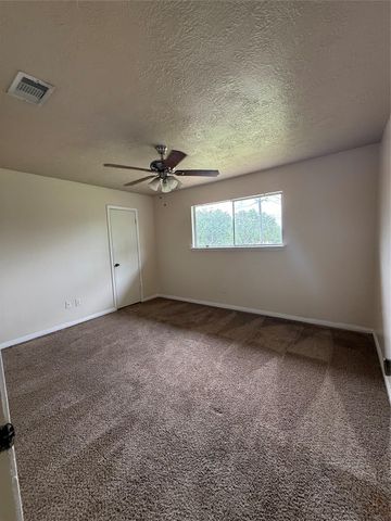 414 Dogwood Street, Lake Jackson, TX 77566
