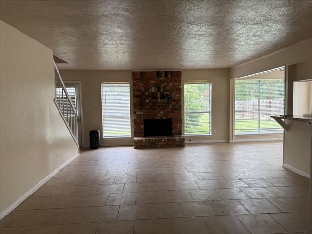 414 Dogwood Street, Lake Jackson, TX 77566