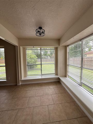 414 Dogwood Street, Lake Jackson, TX 77566