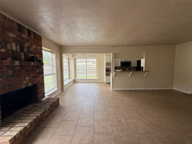 414 Dogwood Street, Lake Jackson, TX 77566