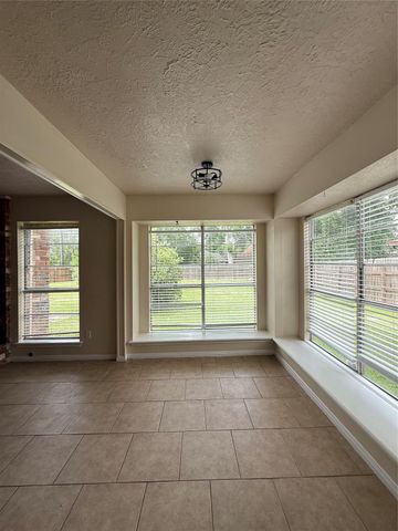 414 Dogwood Street, Lake Jackson, TX 77566
