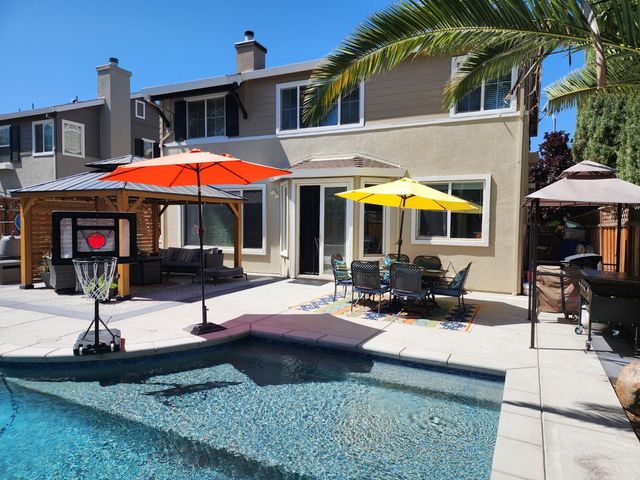 2646 2646 Ozark Dr, Tracy, CA 95304