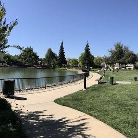 2646 2646 Ozark Dr, Tracy, CA 95304