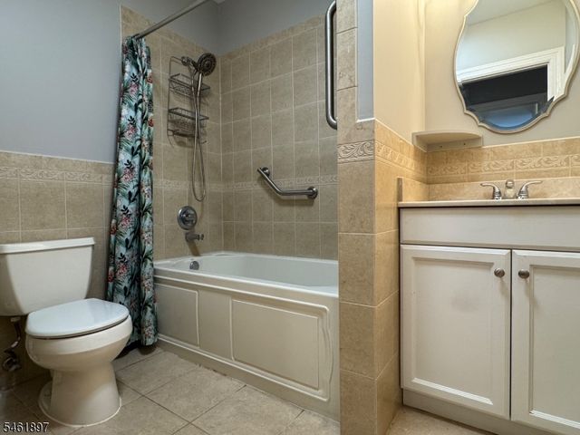 445 Van Houten Ave 105, Passaic City, NJ 07055