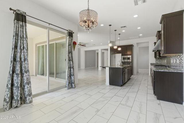 1083 E HOLLAND PARK Drive, Gilbert, AZ 85297