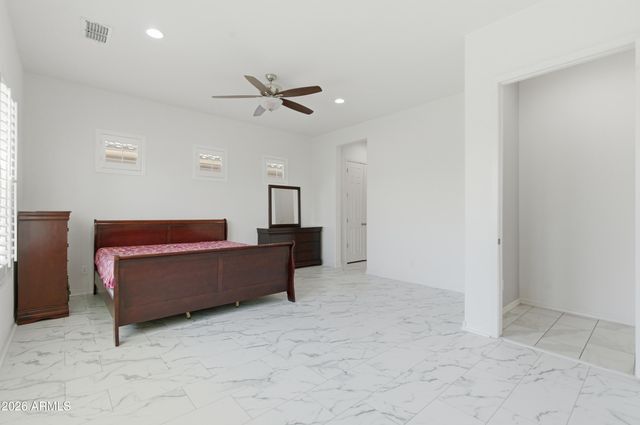 1083 E HOLLAND PARK Drive, Gilbert, AZ 85297