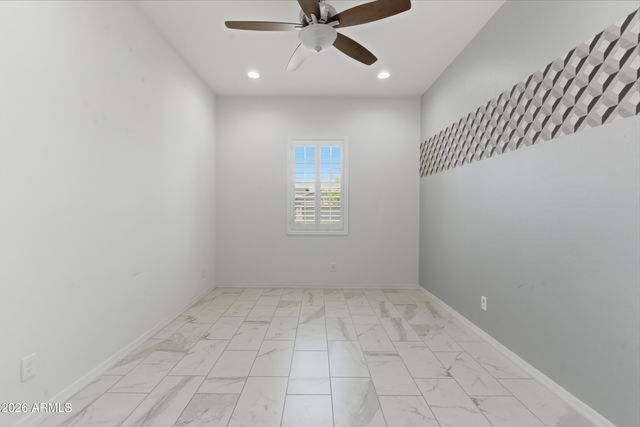 1083 E HOLLAND PARK Drive, Gilbert, AZ 85297