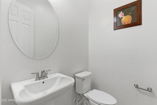 1083 E HOLLAND PARK Drive, Gilbert, AZ 85297