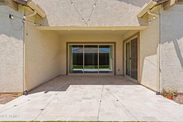 1083 E HOLLAND PARK Drive, Gilbert, AZ 85297