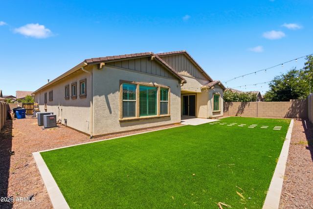 1083 E HOLLAND PARK Drive, Gilbert, AZ 85297