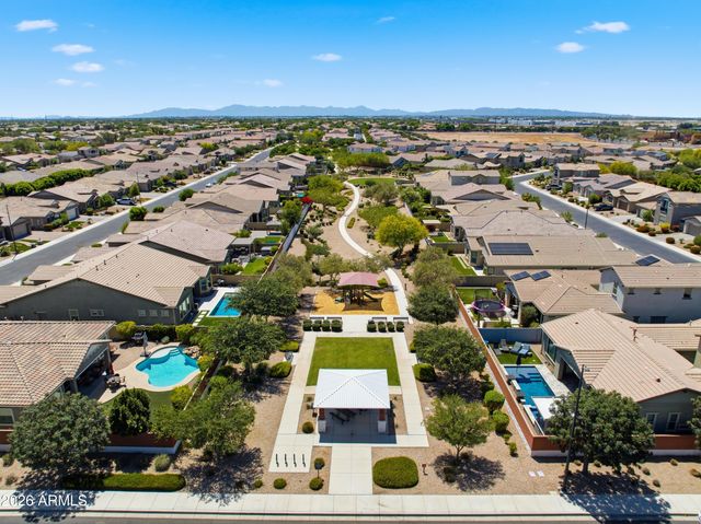 1083 E HOLLAND PARK Drive, Gilbert, AZ 85297