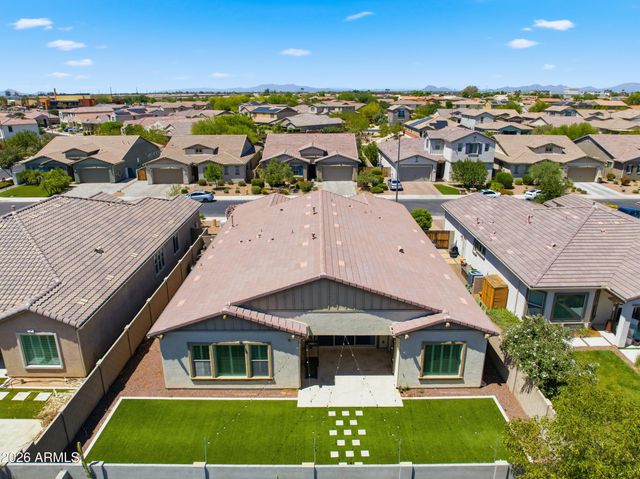 1083 E HOLLAND PARK Drive, Gilbert, AZ 85297