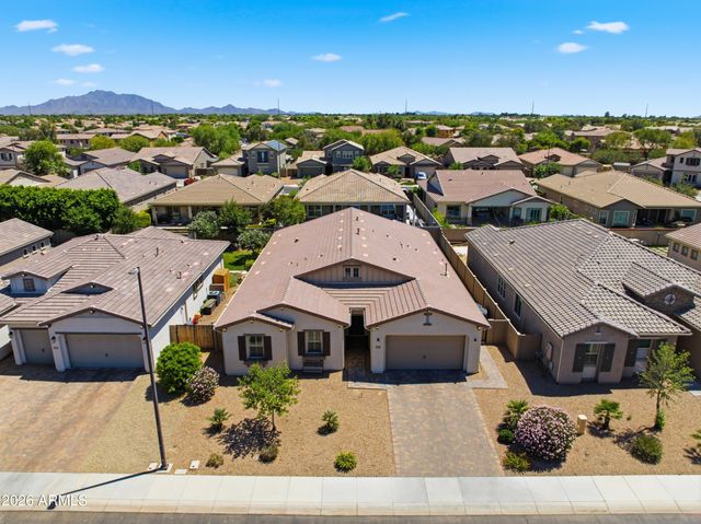 1083 E HOLLAND PARK Drive, Gilbert, AZ 85297