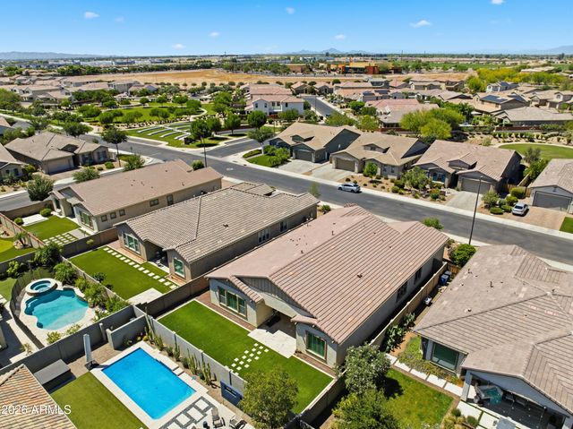 1083 E HOLLAND PARK Drive, Gilbert, AZ 85297
