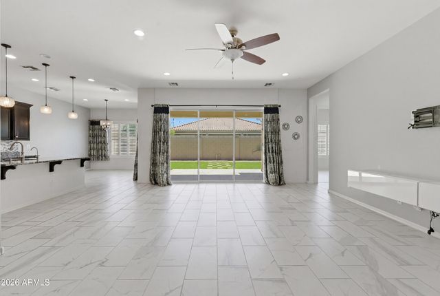 1083 E HOLLAND PARK Drive, Gilbert, AZ 85297