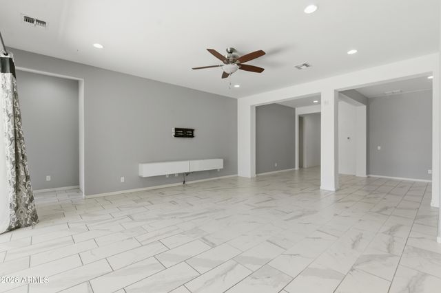 1083 E HOLLAND PARK Drive, Gilbert, AZ 85297
