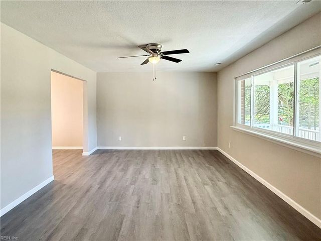 3900 Edinburgh DR, Virginia Beach, VA 23452