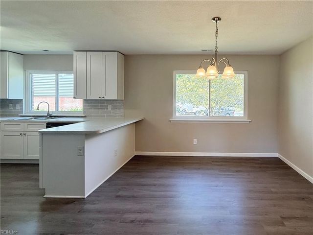 3900 Edinburgh DR, Virginia Beach, VA 23452