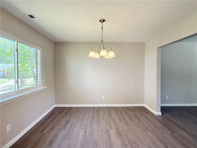 3900 Edinburgh DR, Virginia Beach, VA 23452