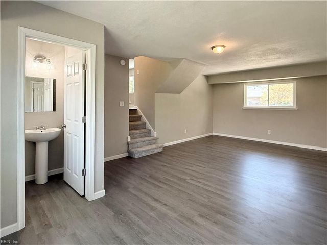 3900 Edinburgh DR, Virginia Beach, VA 23452