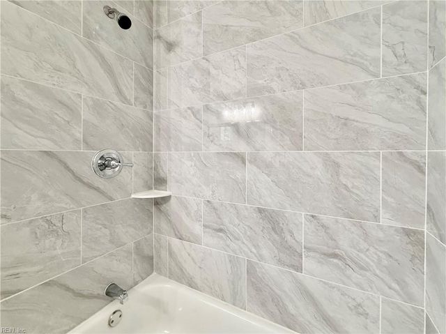 3900 Edinburgh DR, Virginia Beach, VA 23452