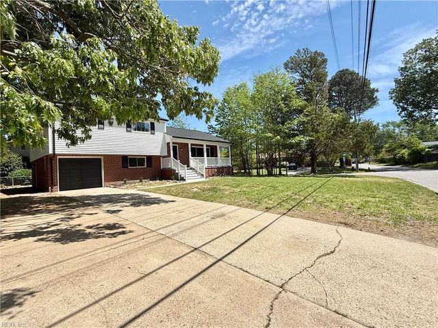 3900 Edinburgh DR, Virginia Beach, VA 23452