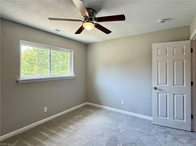 3900 Edinburgh DR, Virginia Beach, VA 23452