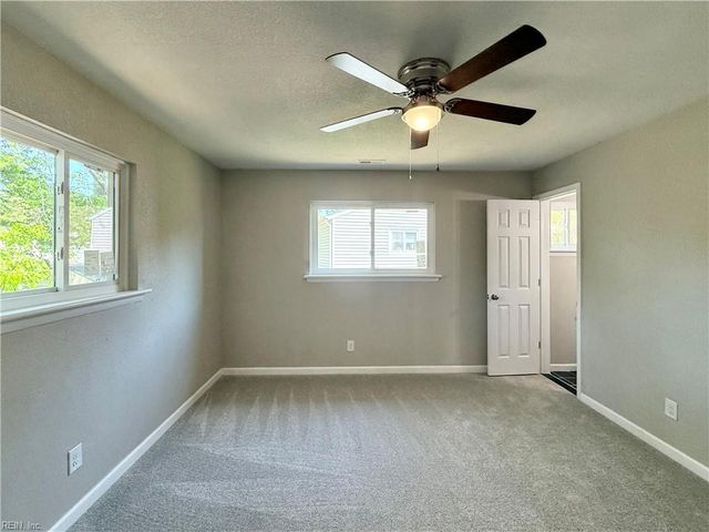 3900 Edinburgh DR, Virginia Beach, VA 23452