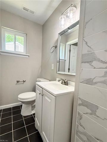 3900 Edinburgh DR, Virginia Beach, VA 23452