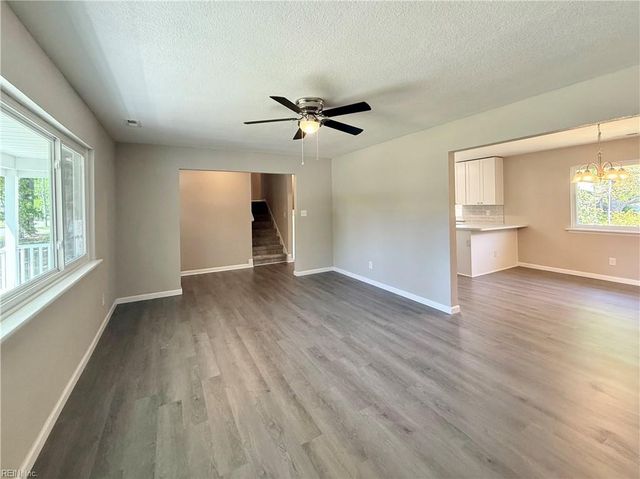 3900 Edinburgh DR, Virginia Beach, VA 23452