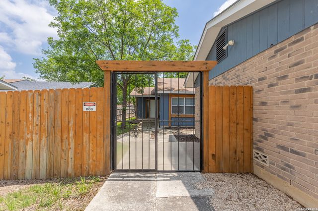 1366 BAYOU DR, San Antonio, TX 78245