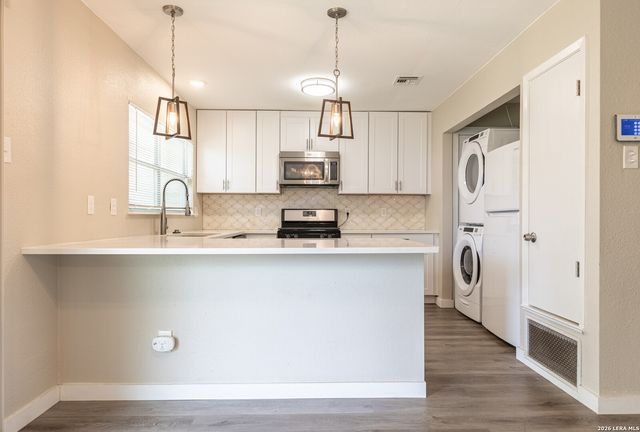 1366 BAYOU DR, San Antonio, TX 78245