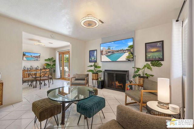 628 S Mountain View Drive, Palm Springs, CA 92264