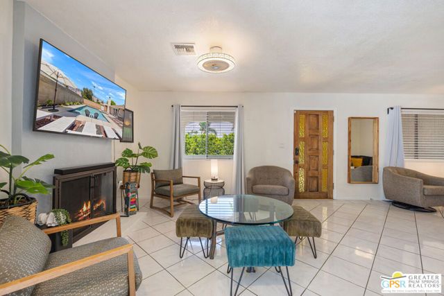 628 S Mountain View Drive, Palm Springs, CA 92264