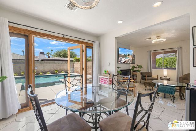 628 S Mountain View Drive, Palm Springs, CA 92264